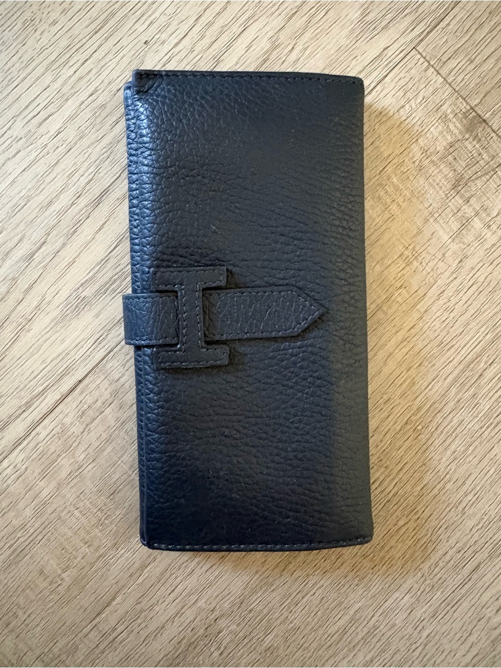 Classic Navy Blue Leather Women’s Wallet with Strap Closure